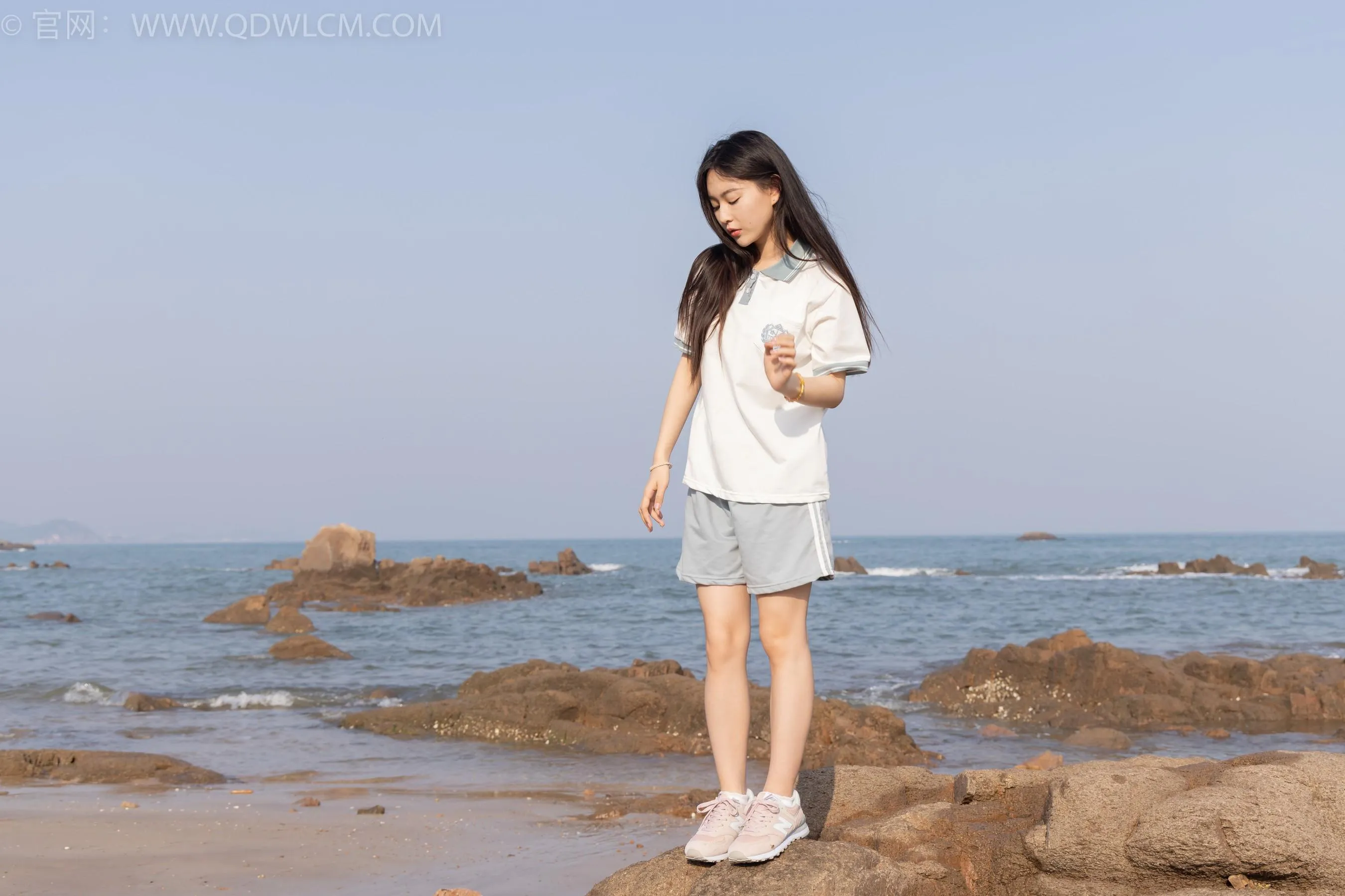 物恋传媒 NO.1567 美兔-海边的风 [151P]插图5